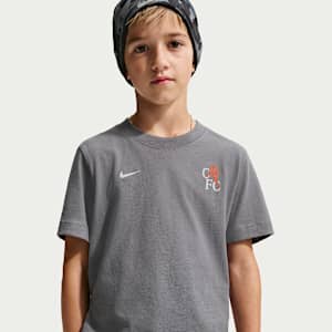 Chelsea F.C. Older Kids' Nike Football T-Shirt. Nike CA